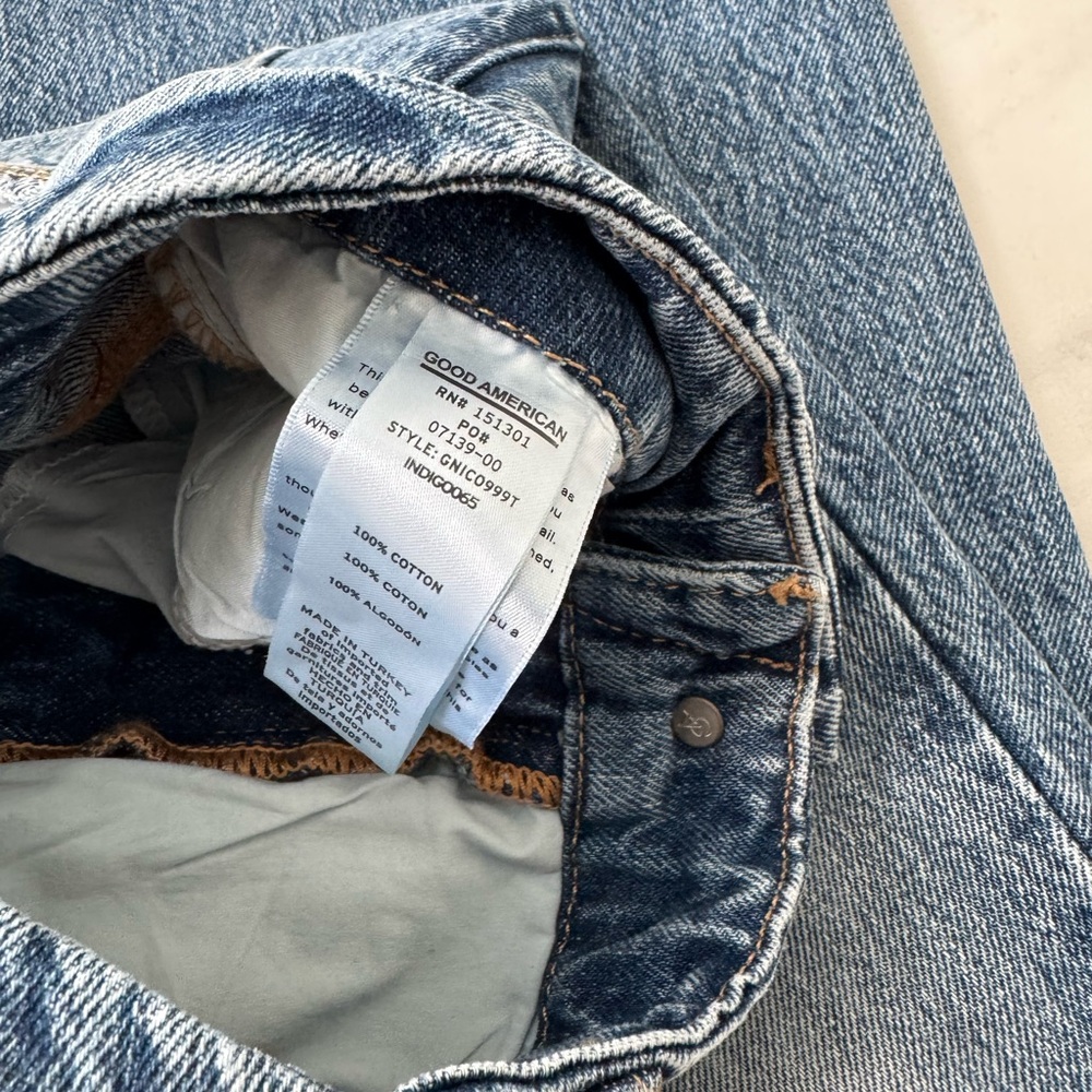NWT Good American Light Blue Ripped Straight Leg Indigo Jeans - Picture 3 of 8